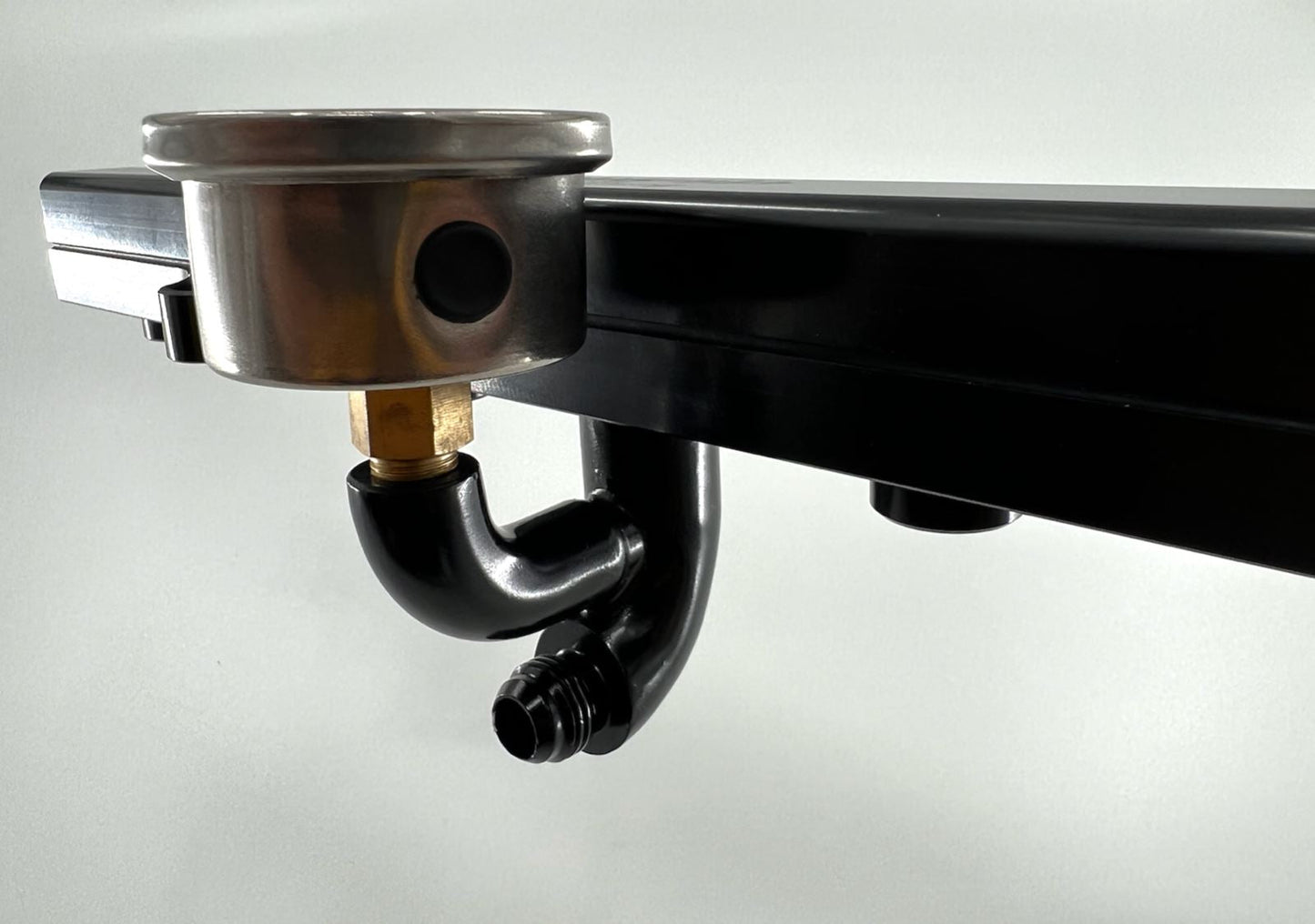 Jack Spania Racing center mount fuel gauge with AN6 fitting for K Tuned fuel rail on K Series K20 K24 engine.