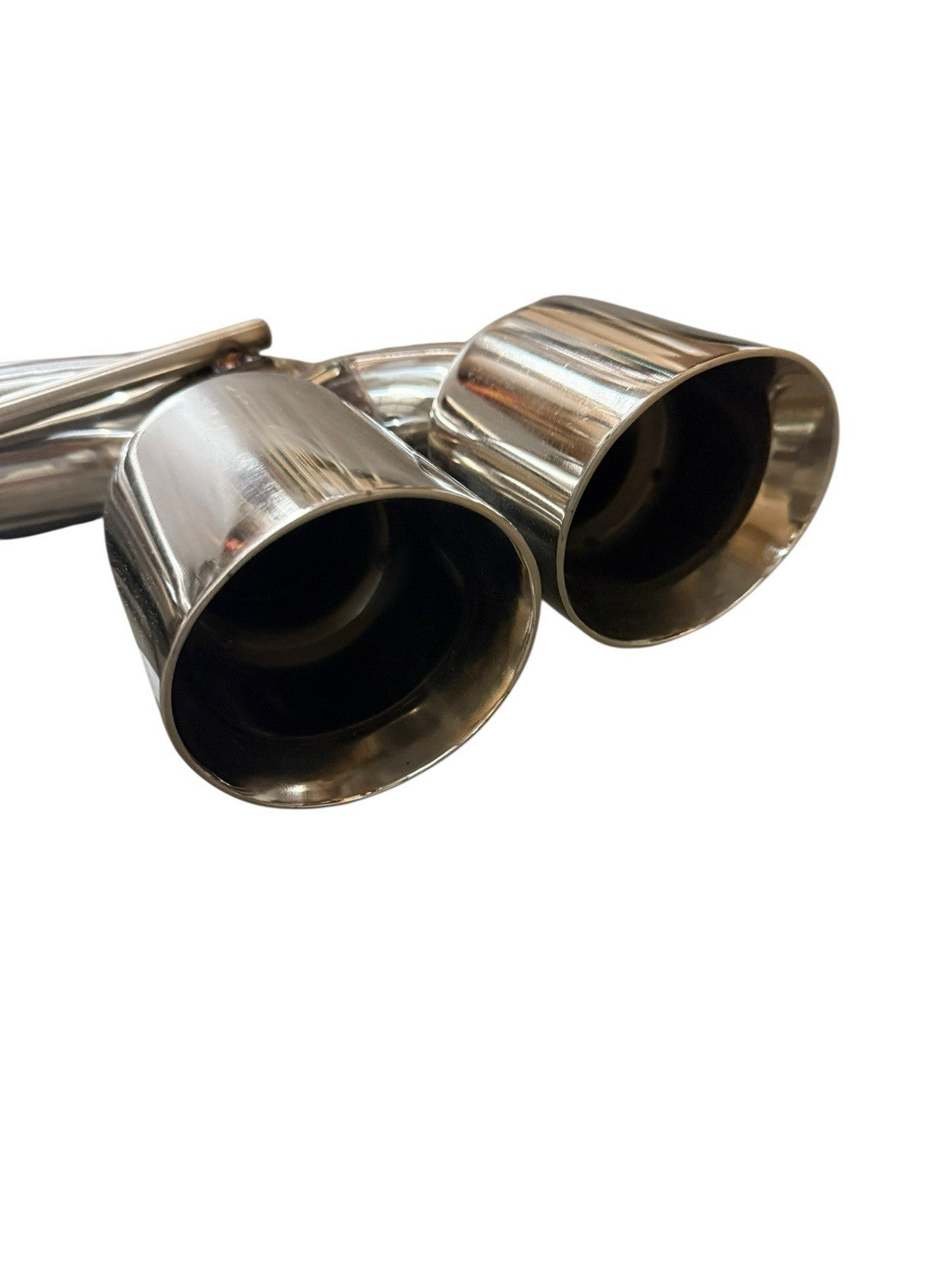 JackSpania Racing axle back exhaust for Chevrolet Corvette C8 2020+ with 6.2L V8, featuring a 3-inch Helmholtz muffler system.