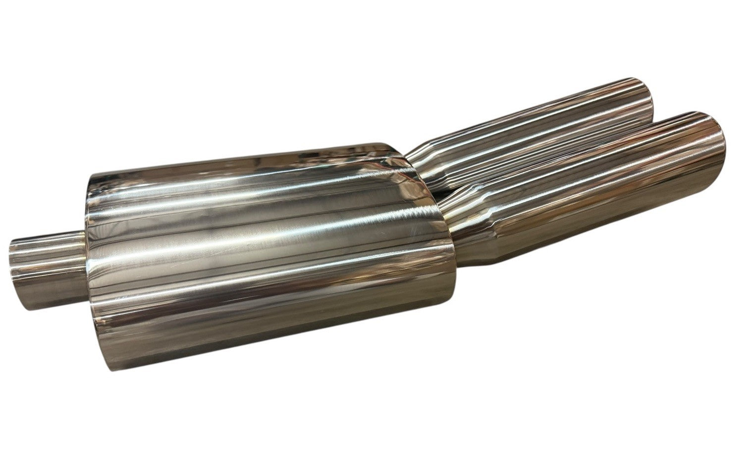 JackSpania Racing 2.5-inch Fireball Mega Blastpipe muffler VIP tip with dual polished exhaust tips, Bozo Boso V2 design.